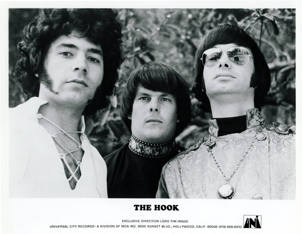 Hook, The photo